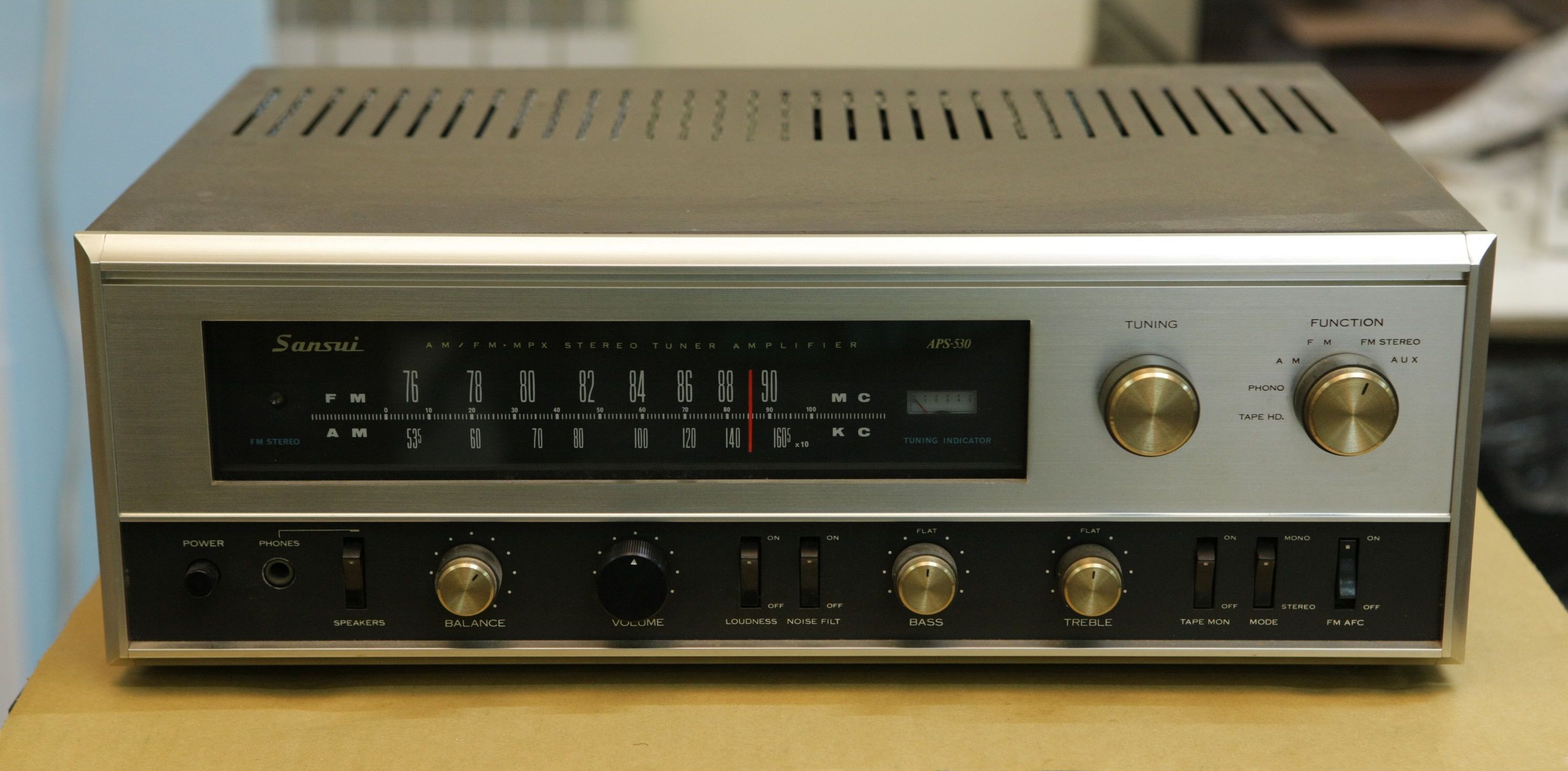 Купить Радиоприёмник / тюнер SANSUI APS-530