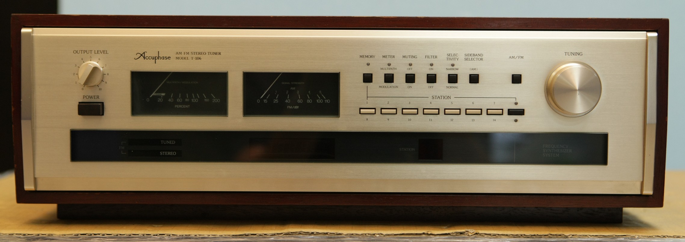 Купить Радиоприёмник / тюнер ACCUPHASE T-106