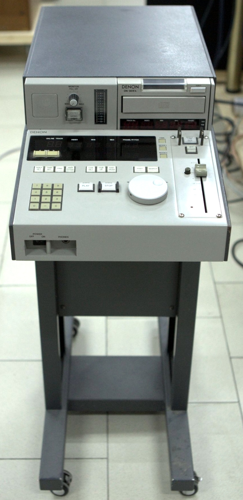 Купить CD/DVD/MD дека DENON DN-961FA