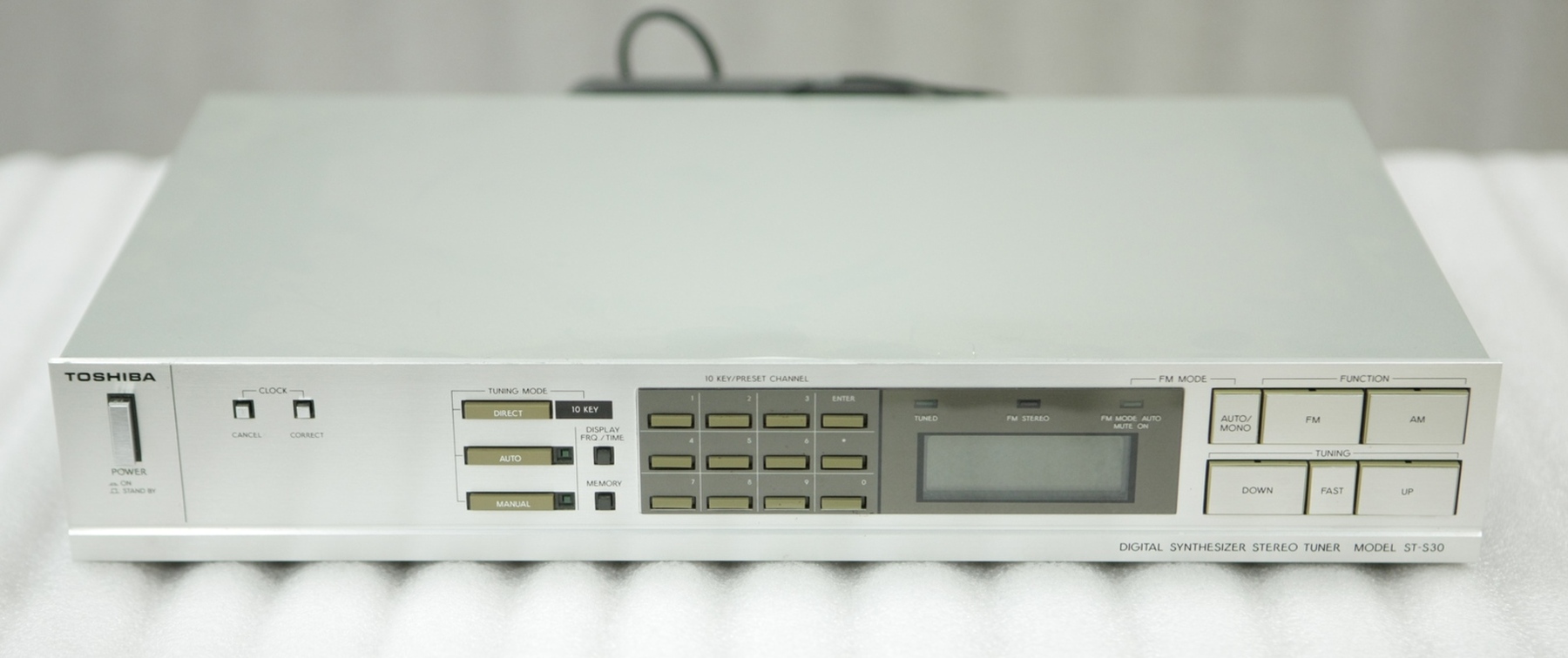 Купить Радиоприёмник / тюнер TOSHIBA ST-S30
