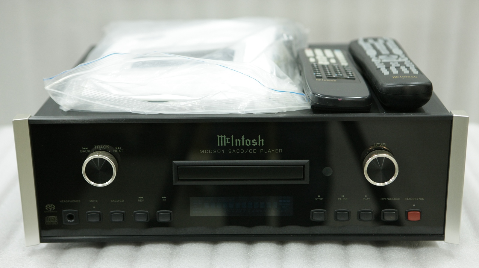 Купить CD/DVD/MD дека McIntosh MCD201