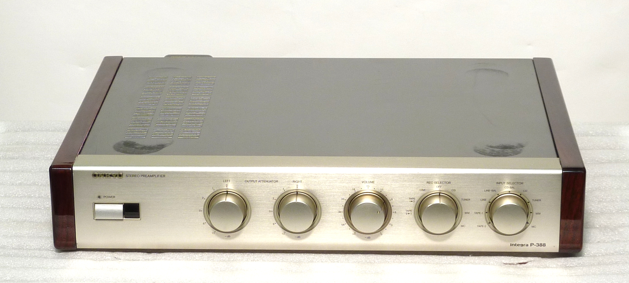 Купить Предварительный усилитель ONKYO INTEGRA P-388