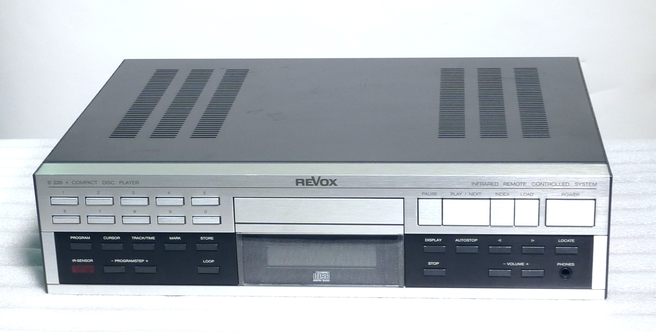 Купить CD/DVD/MD дека REVOX B-226