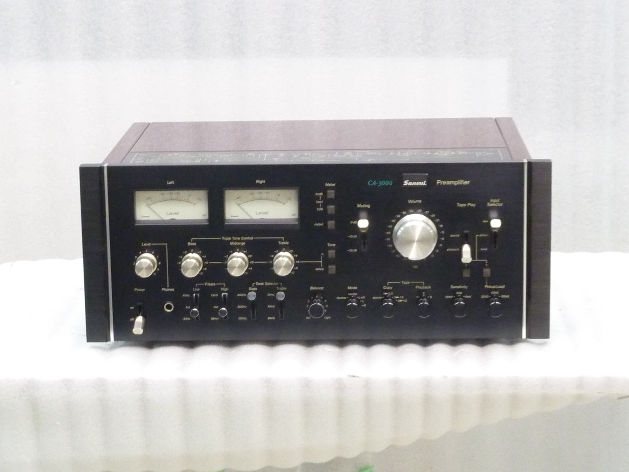 Купить Предварительный усилитель SANSUI CA-3000