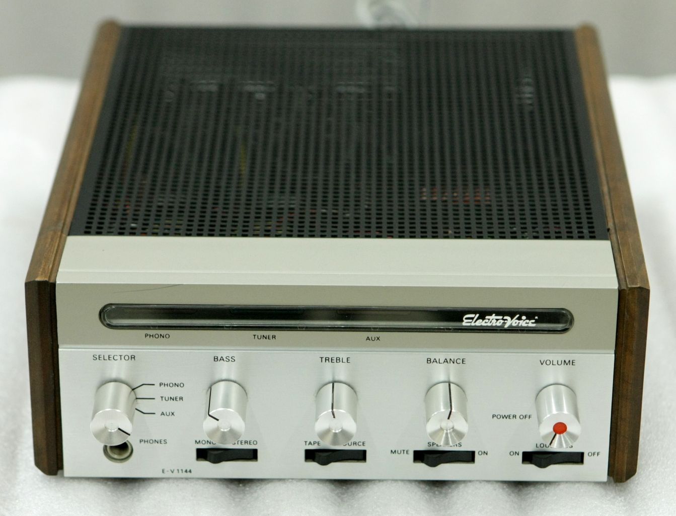 Купить Усилитель ELECTROVOICE E-V1144
