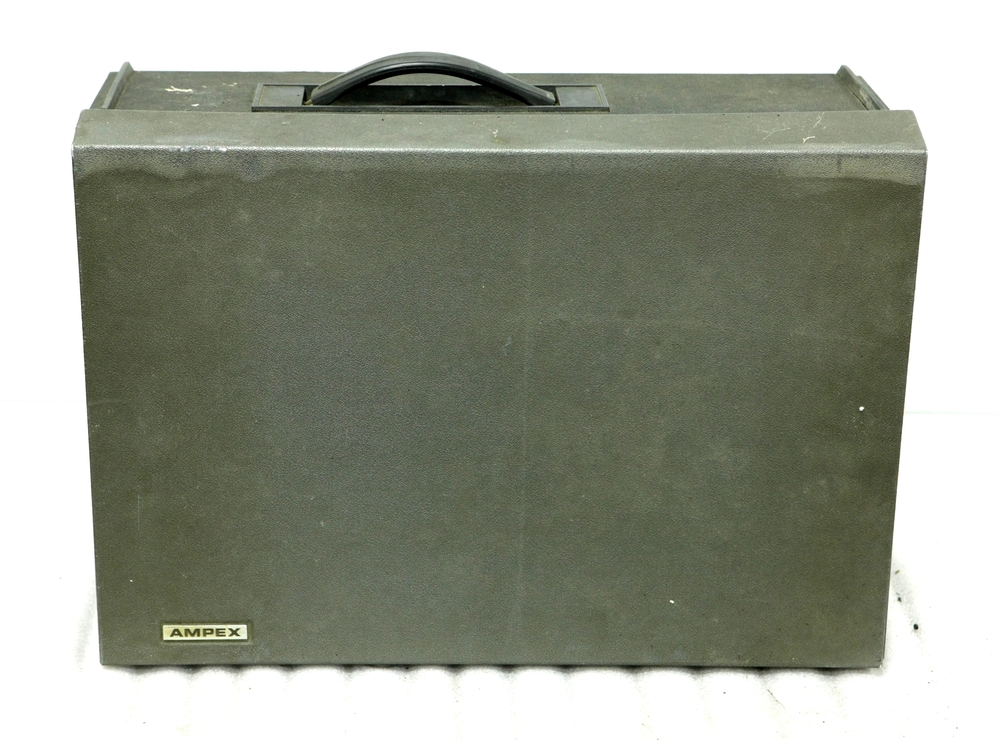Купить Катушечный магнитофон AMPEX 1070