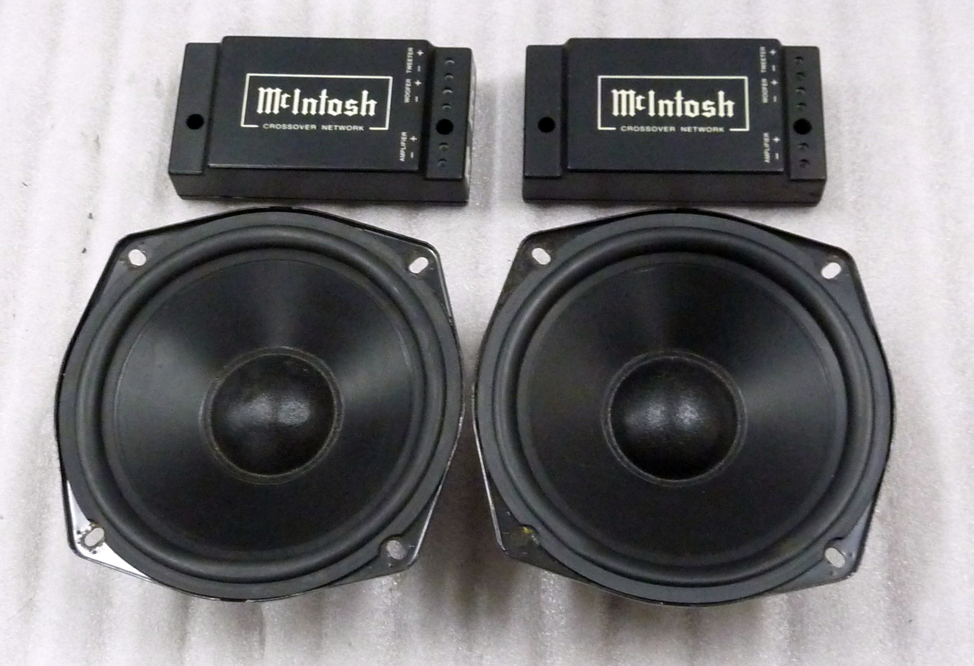 Купить Кроссовер McIntosh MN493