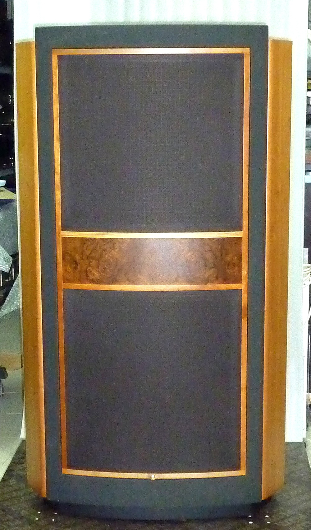 Купить Акустика TANNOY KINGDOM 18