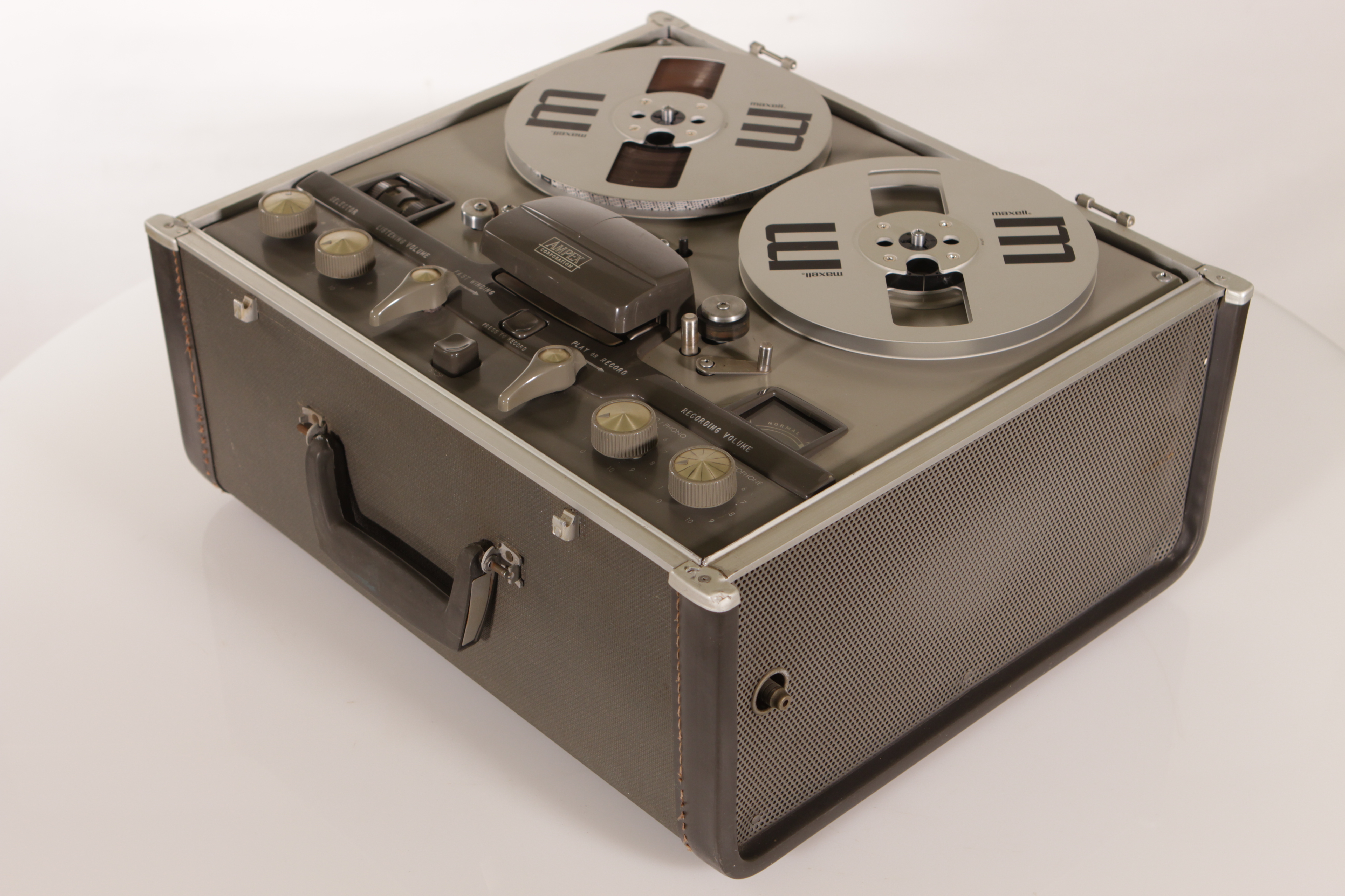Купить Катушечный магнитофон AMPEX 910