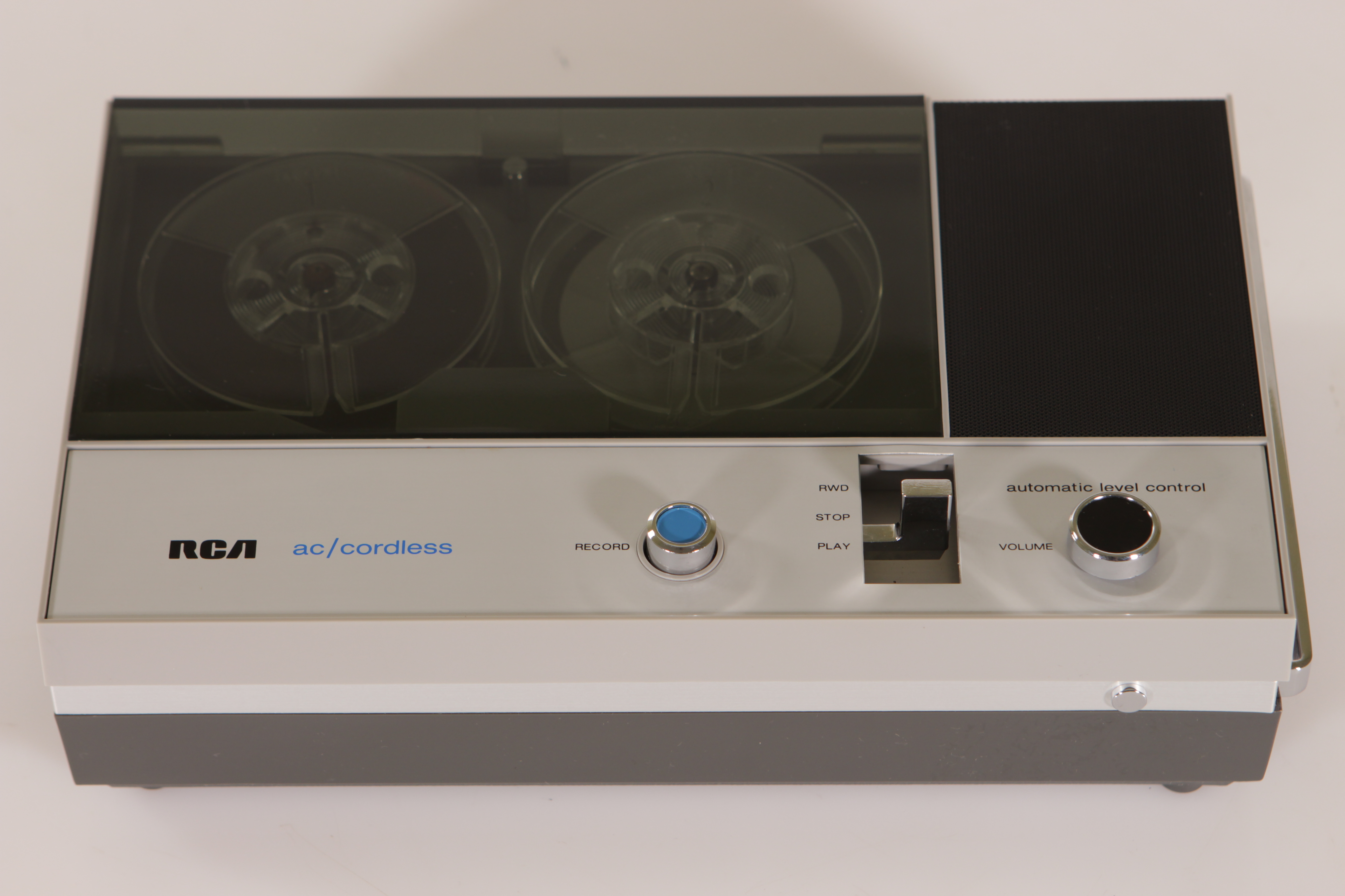 Купить Катушечный магнитофон RCA YZS510J