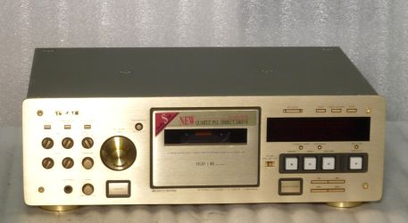 Купить Магнитофон (кассетная дека) TEAC V-8030S