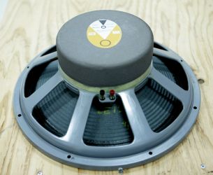 Купить JBL LE15A