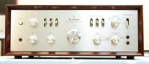 Купить Предварительный усилитель TRIO 700C