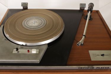 Купить Виниловый проигрыватель ORTOFON PLAYER 16
