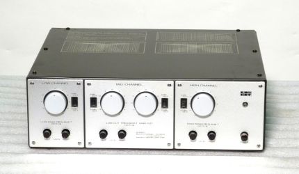 Купить Кроссовер LUXKIT A2003